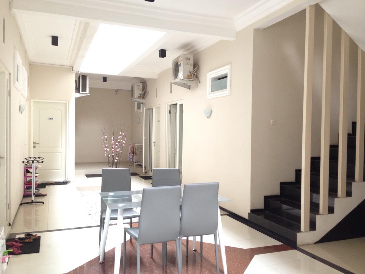 Grand Kadaka Hotel Malang Exterior photo